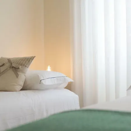 Tripas-coracao, Breiner Greenhouse Apartment *